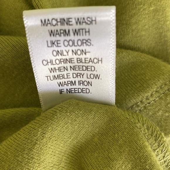 2 Sonoma Women's Tops in Green, and Red size XS. 1 Tek Gear in Pink size Small. - Picture 9 of 14